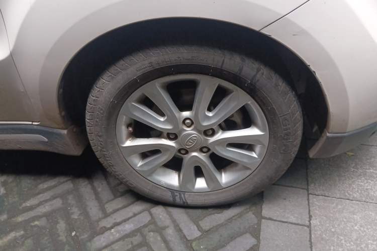 Used Kia Soul 2012 1.6L AT Premium Right Front Wheel Hub