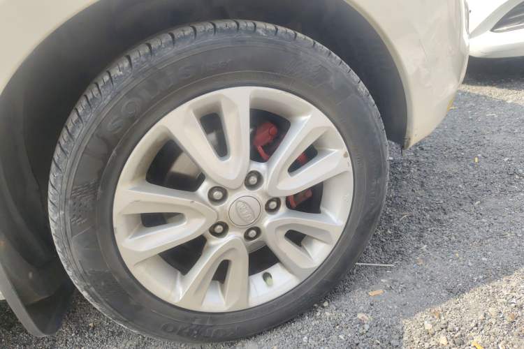 Used Kia Soul 2012 1.6L MT GLS Right Front Wheel Hub