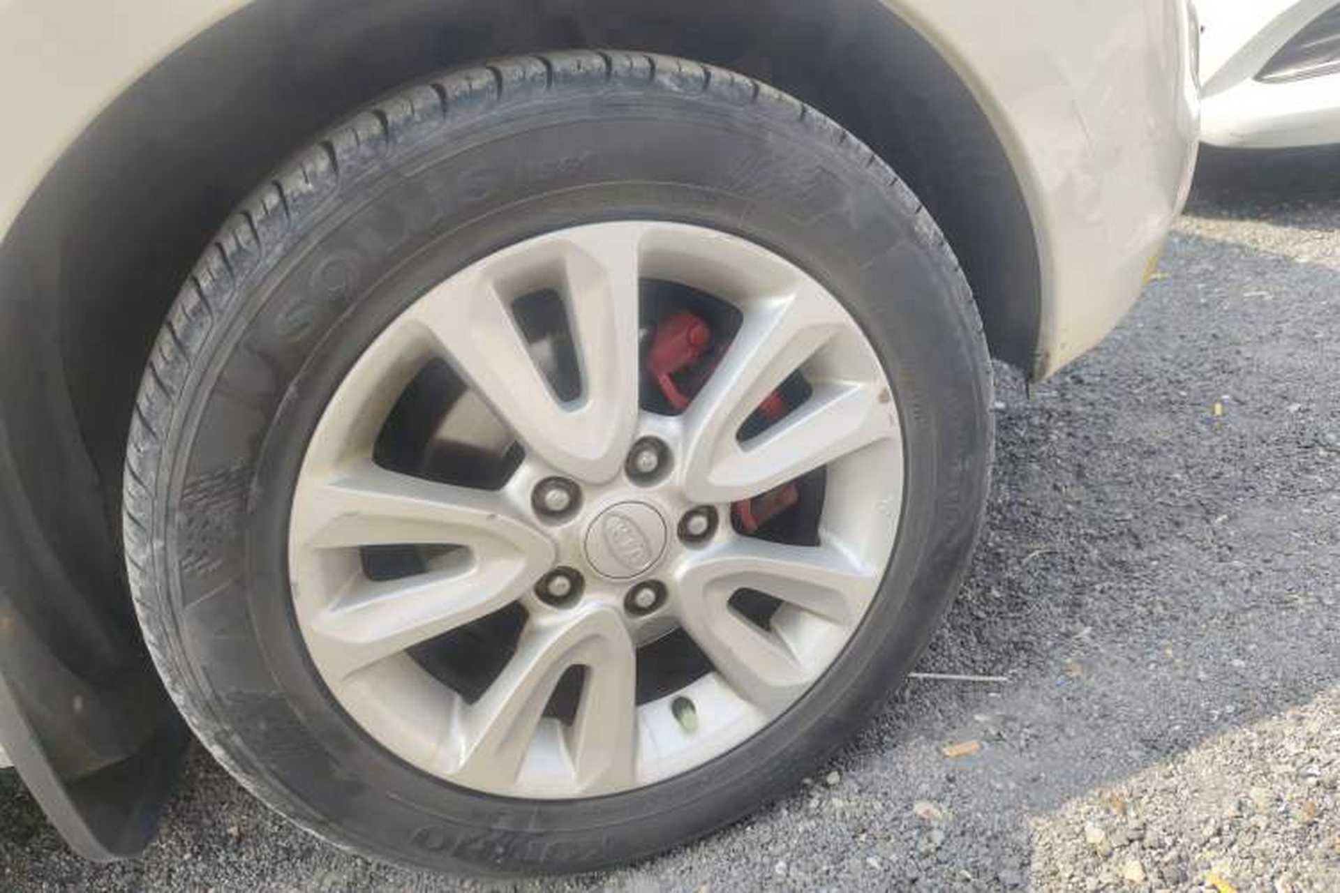 Used Kia Soul 2012 1.6L MT GLS Right Front Wheel Hub