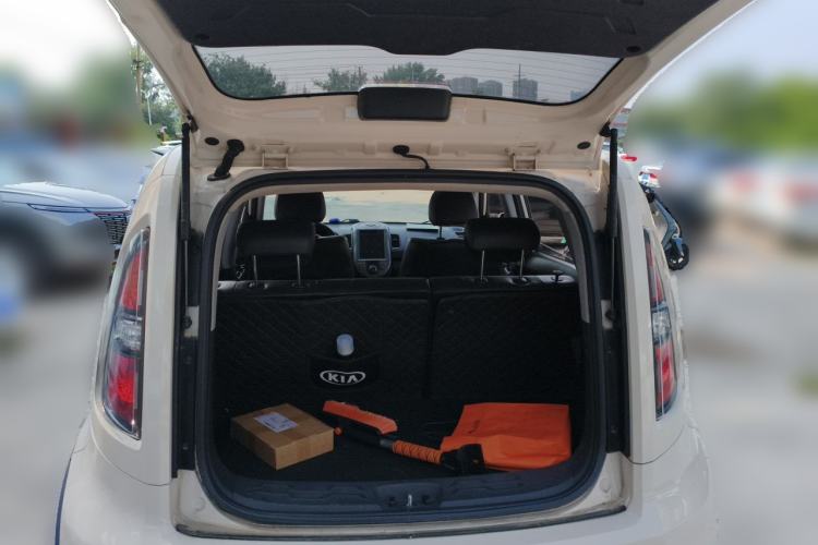 Used Kia Soul 2012 1.6L AT Premium Trunk
