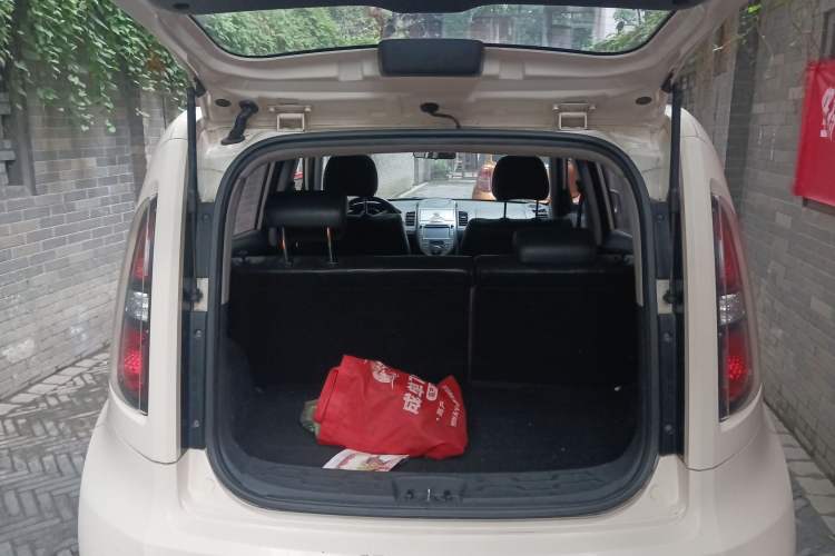Used Kia Soul 2012 1.6L AT Premium Trunk