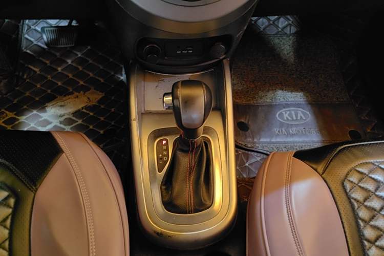 Used Kia Soul 2013 1.6L AT Premium Gear Lever