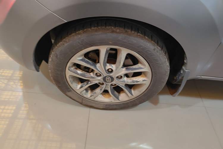 Used Kia Soul 2013 1.6L AT Premium Left Front Wheel Hub
