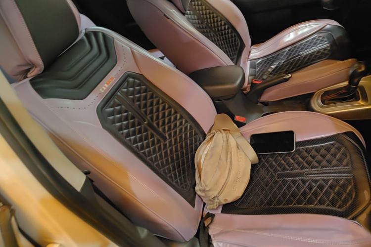 Used Kia Soul 2013 1.6L AT Premium Right Front Seat