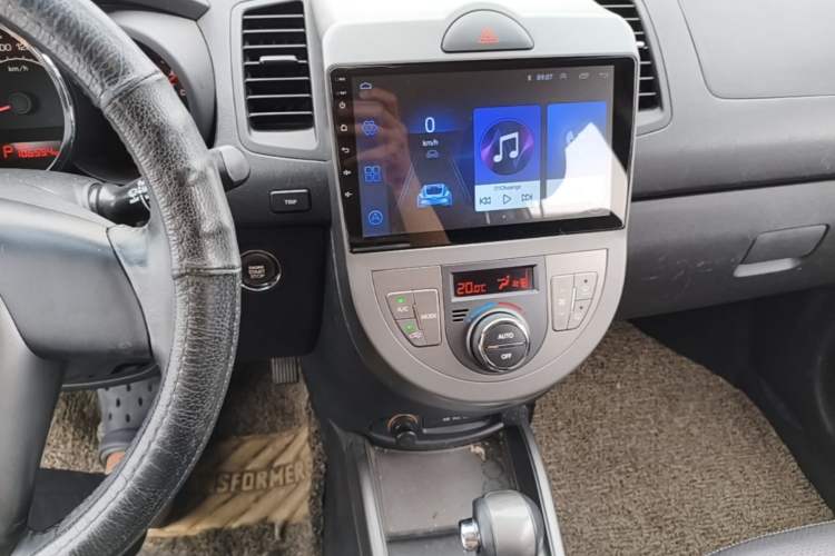 Used Kia Soul 2013 1.6L AT Premium Audio And AC Panel