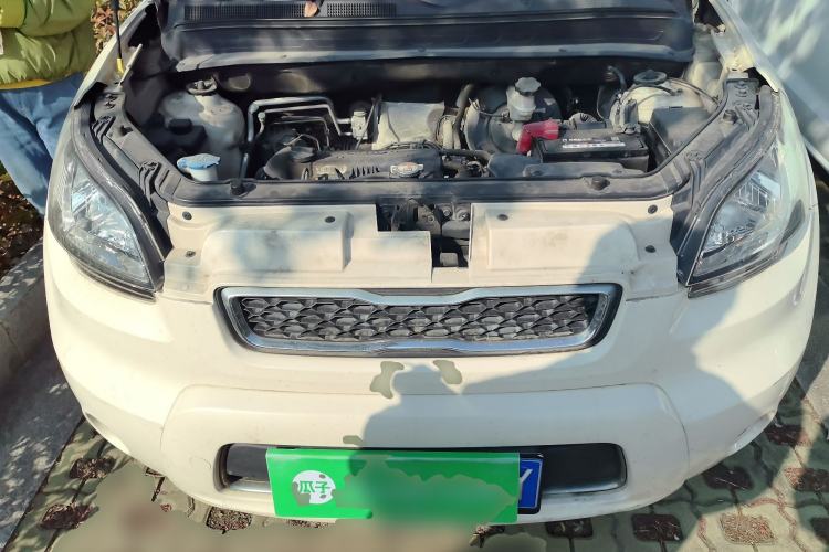 Used Kia Soul 2013 1.6L AT GL Engine Bay
