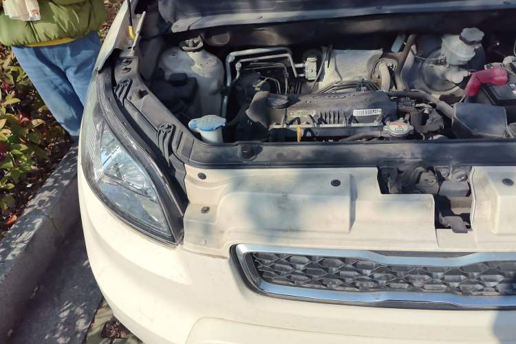 Used Kia Soul 2013 1.6L AT GL Engine Bay Right