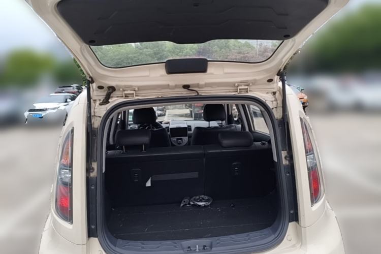 Used Kia Soul 2013 1.6L AT Premium Trunk