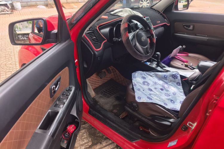 Used Kia Soul 2013 1.6L AT Premium Driver Seat