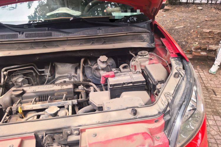 Used Kia Soul 2013 1.6L AT Premium Engine Bay Left
