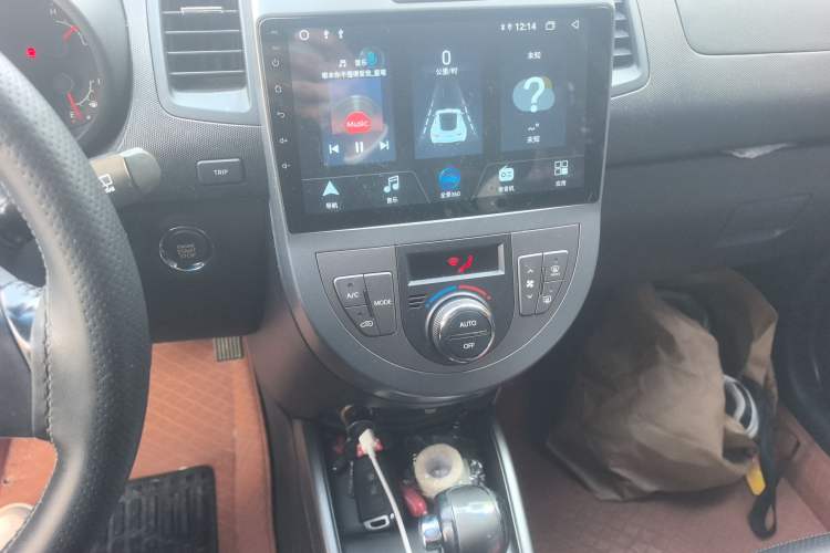 Used Kia Soul 2013 1.6L AT Premium Audio And AC Panel