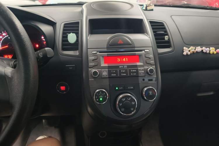 Used Kia Soul 2013 1.6L AT GL Audio And AC Panel