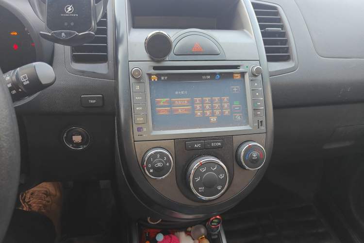 Used Kia Soul 2013 1.6L AT GL Audio And AC Panel