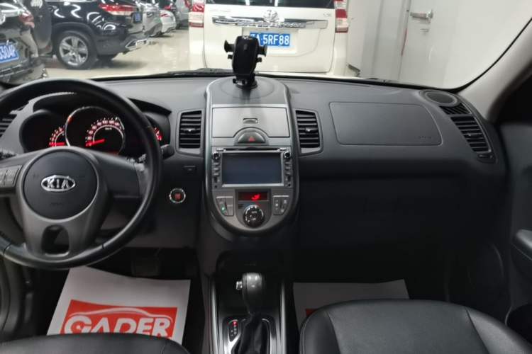Used Kia Soul 2013 1.6L AT Premium Audio And AC Panel