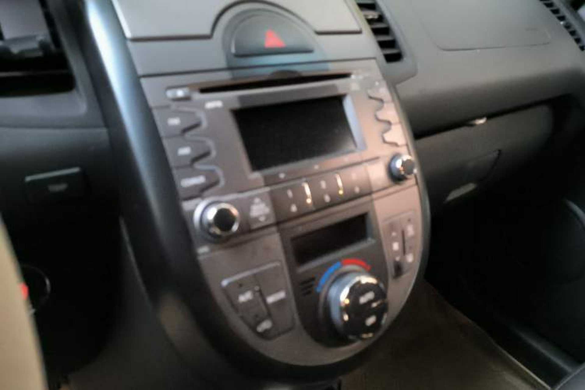 Used Kia Soul 2013 1.6L AT Premium Audio And AC Panel