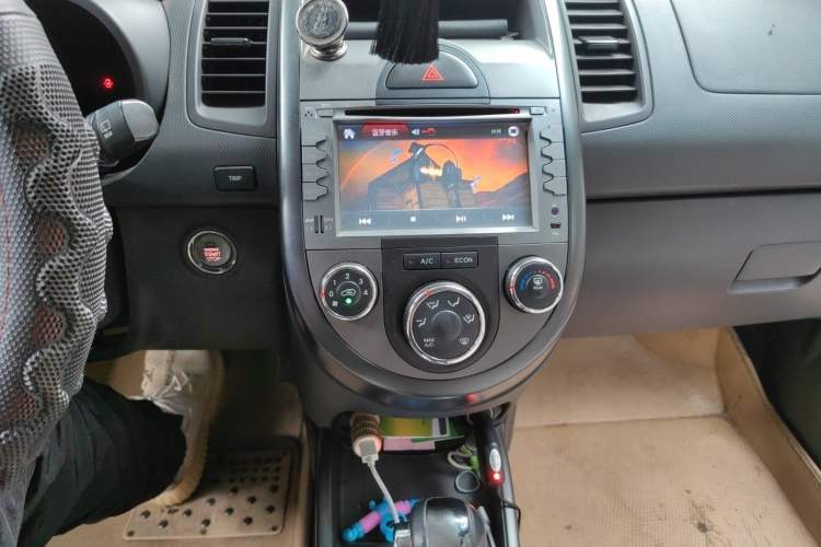 Used Kia Soul 2013 1.6L AT GL Audio And AC Panel