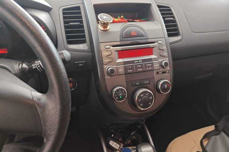 Used Kia Soul 2013 1.6L AT GL Audio And AC Panel