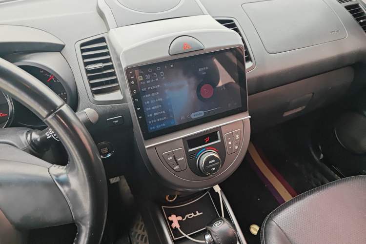 Used Kia Soul 2013 1.6L AT Premium Audio And AC Panel