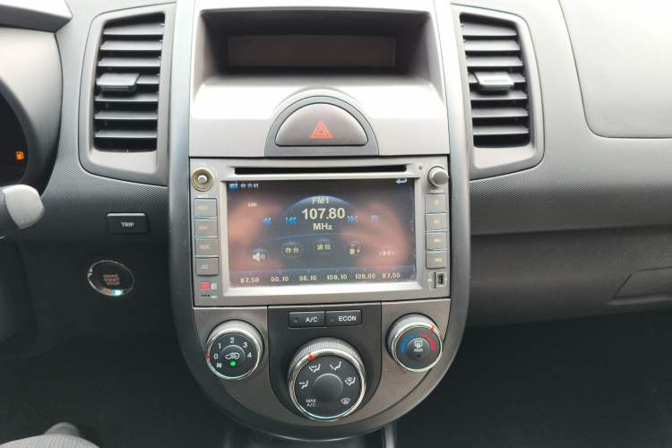 Used Kia Soul 2013 1.6L AT GL Audio And AC Panel