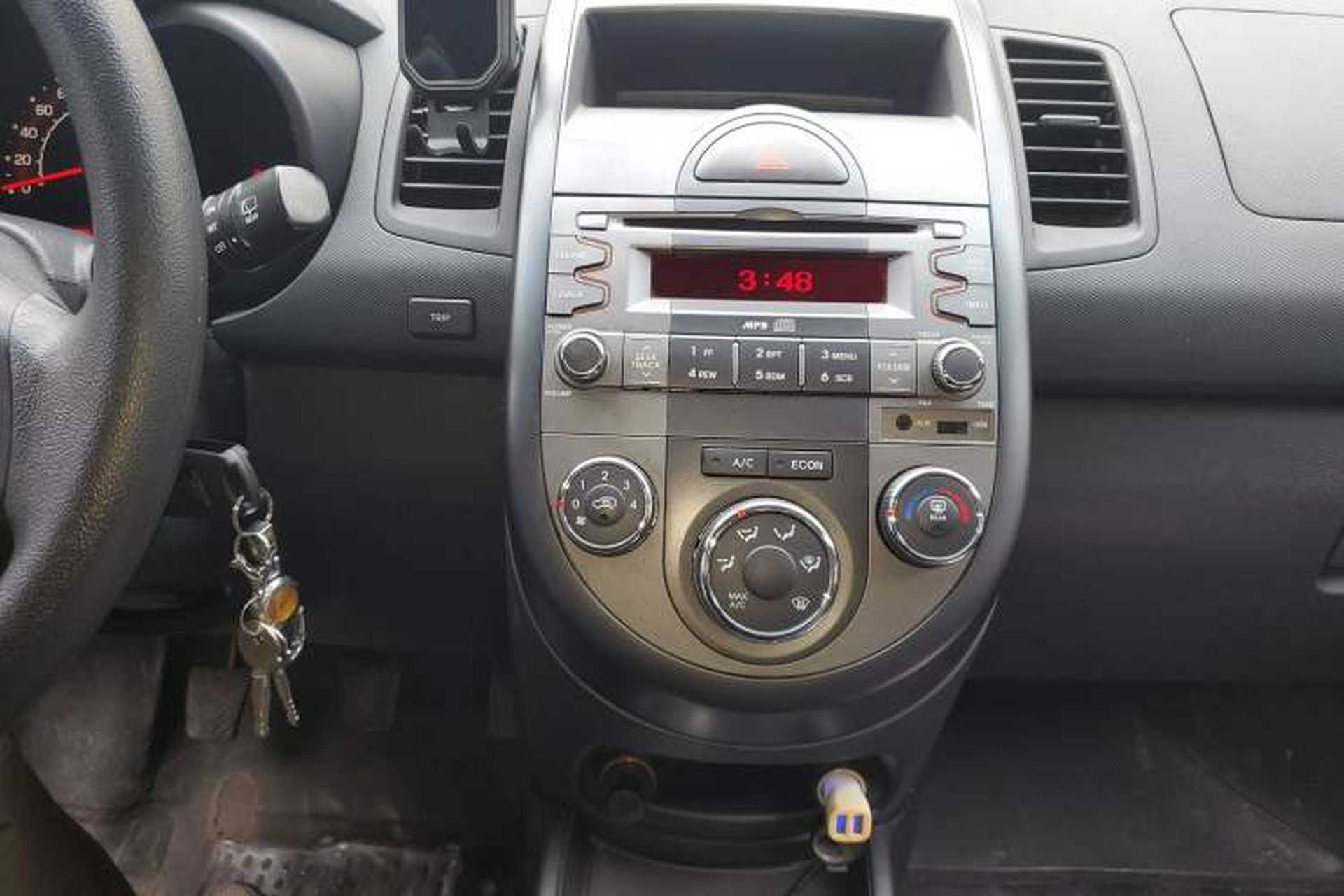 Used Kia Soul 2013 1.6L MT GL Audio And AC Panel