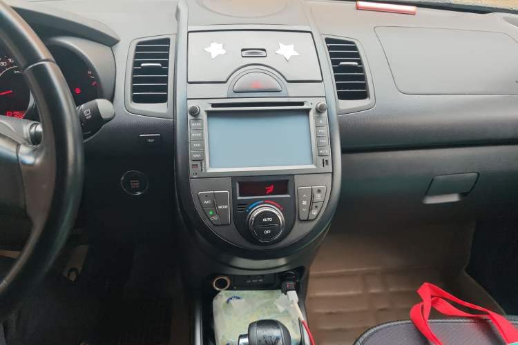Used Kia Soul 2013 1.6L AT Premium Audio And AC Panel