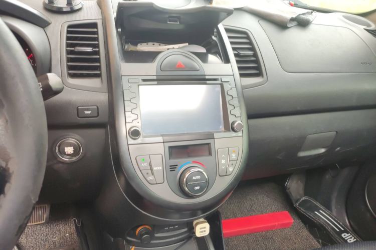 Used Kia Soul 2013 1.6L AT Premium Audio And AC Panel