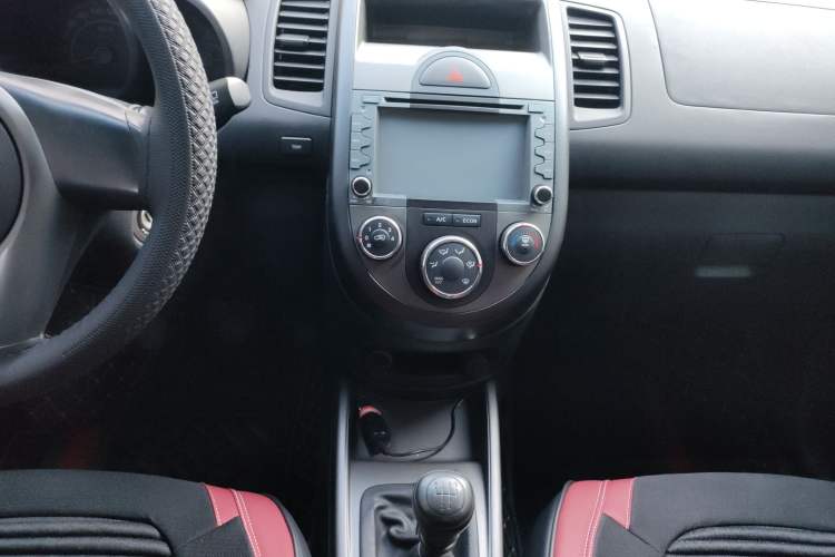 Used Kia Soul 2013 1.6L MT GL Audio And AC Panel