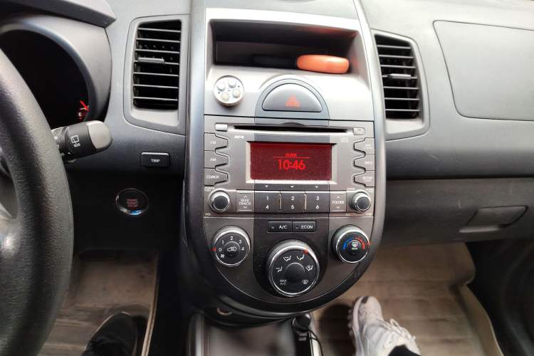 Used Kia Soul 2013 1.6L AT GL Audio And AC Panel