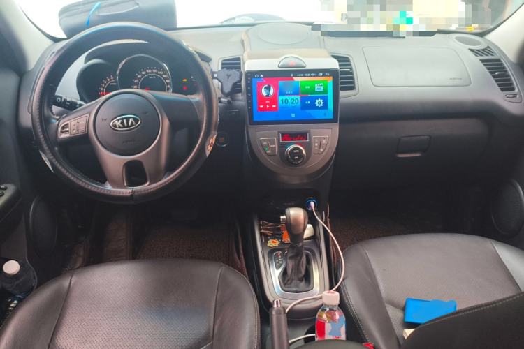 Used Kia Soul 2013 1.6L AT Premium Center Console