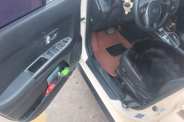 Used Kia Soul 2013 1.6L AT Premium Driver Seat