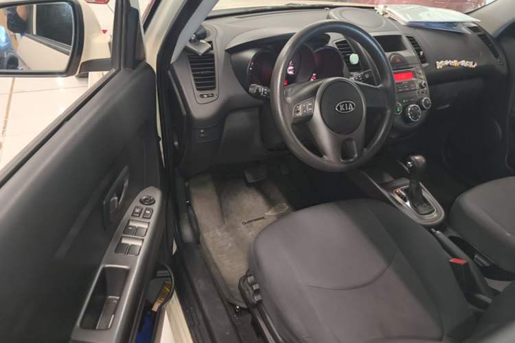 Used Kia Soul 2013 1.6L AT GL Driver Seat
