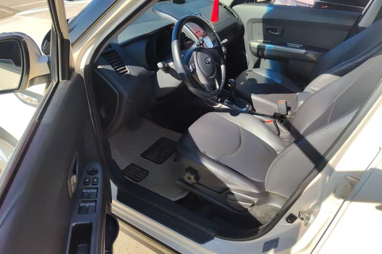 Used Kia Soul 2013 1.6L AT GL Driver Seat