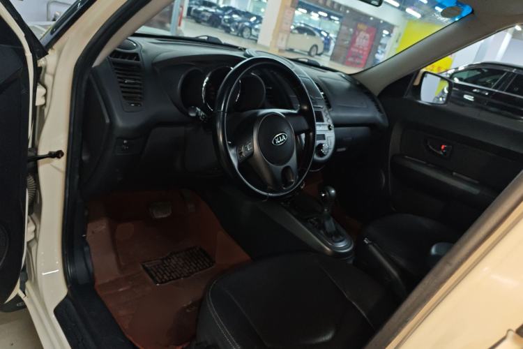 Used Kia Soul 2013 1.6L AT Premium Driver Seat