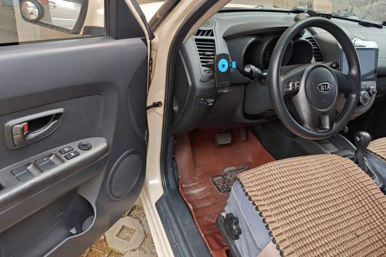 Used Kia Soul 2013 1.6L AT GL Driver Seat