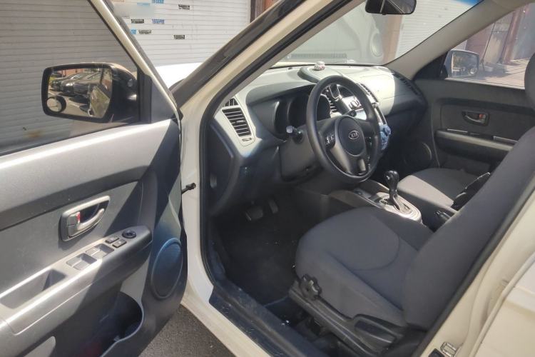 Used Kia Soul 2013 1.6L AT GL Driver Seat