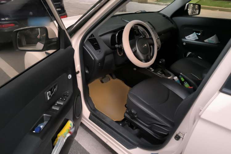 Used Kia Soul 2013 1.6L AT Premium Driver Seat
