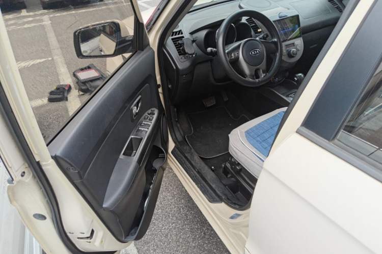 Used Kia Soul 2013 1.6L AT Premium Driver Seat