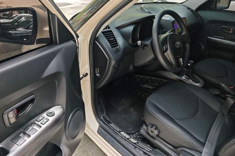 Used Kia Soul 2013 1.6L AT GL Driver Seat