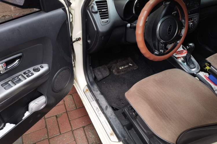 Used Kia Soul 2013 1.6L AT Premium Driver Seat