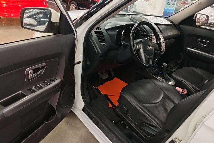 Used Kia Soul 2013 1.6L AT Premium Driver Seat