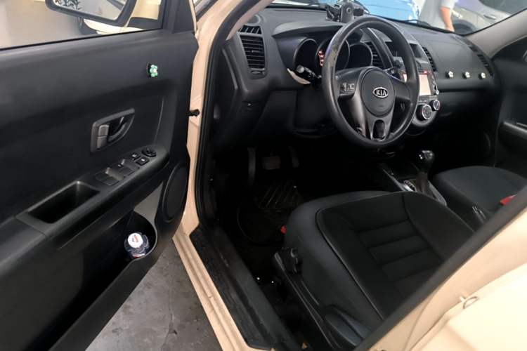 Used Kia Soul 2013 1.6L AT GL Driver Seat