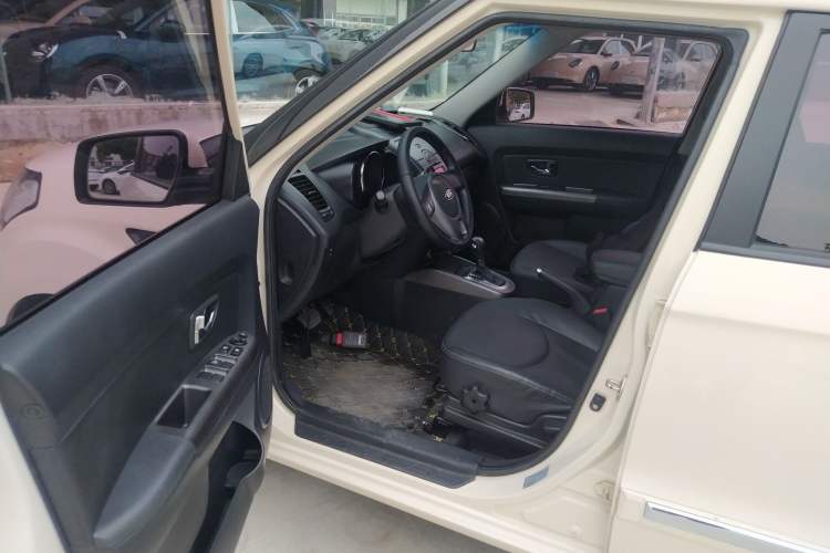 Used Kia Soul 2013 1.6L AT Premium Driver Seat