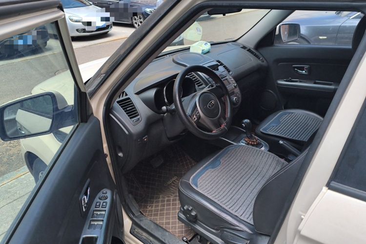 Used Kia Soul 2013 1.6L AT Premium Driver Seat