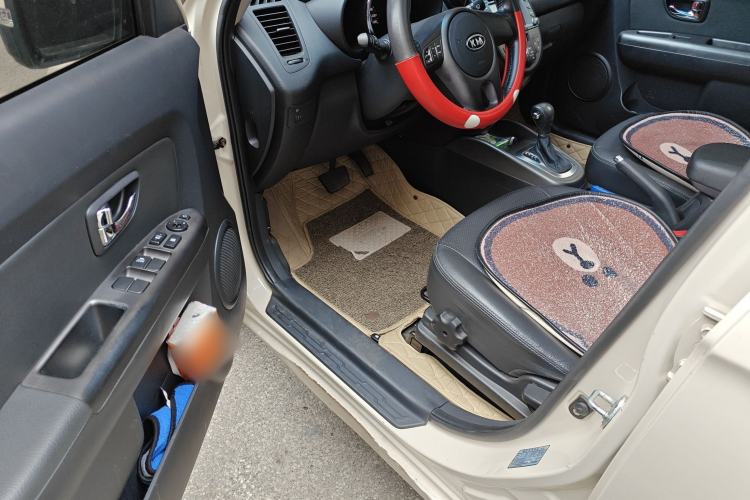 Used Kia Soul 2013 1.6L AT Premium Driver Seat