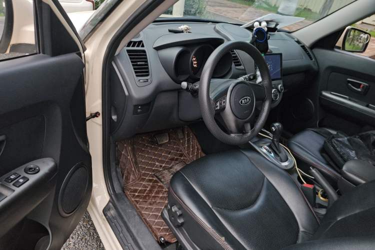 Used Kia Soul 2013 1.6L AT GL Driver Seat