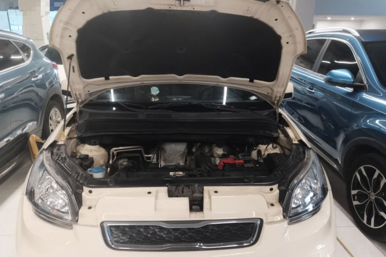 Used Kia Soul 2013 1.6L AT GL Engine Bay