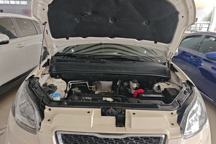 Used Kia Soul 2013 1.6L AT GL Engine Bay