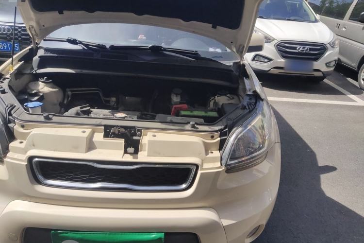 Used Kia Soul 2013 1.6L AT GL Engine Bay Left