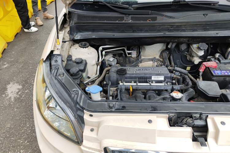 Used Kia Soul 2013 1.6L AT GL Engine Bay Right
