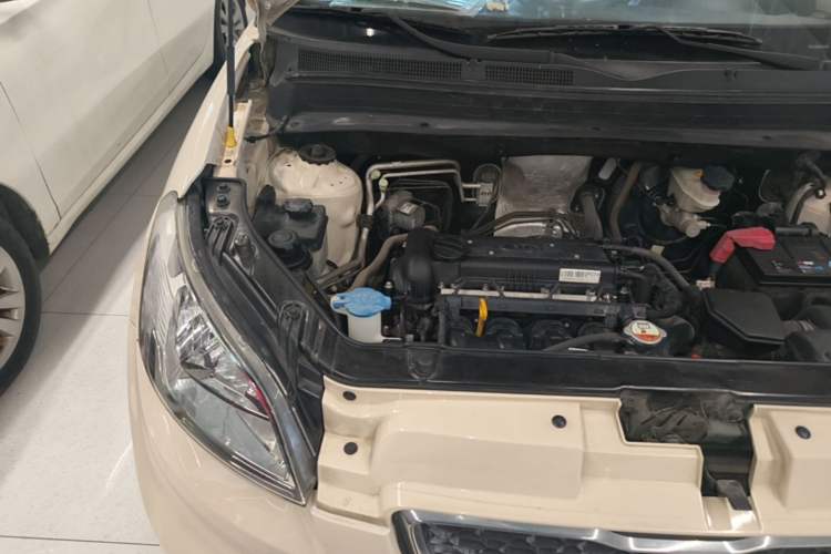 Used Kia Soul 2013 1.6L AT GL Engine Bay Right